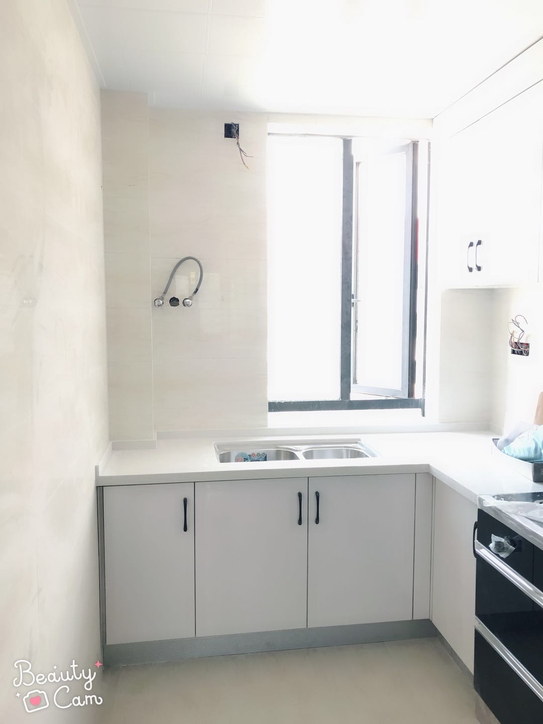 绿地华庭新出精装修三房电梯小高层户型方正采光好