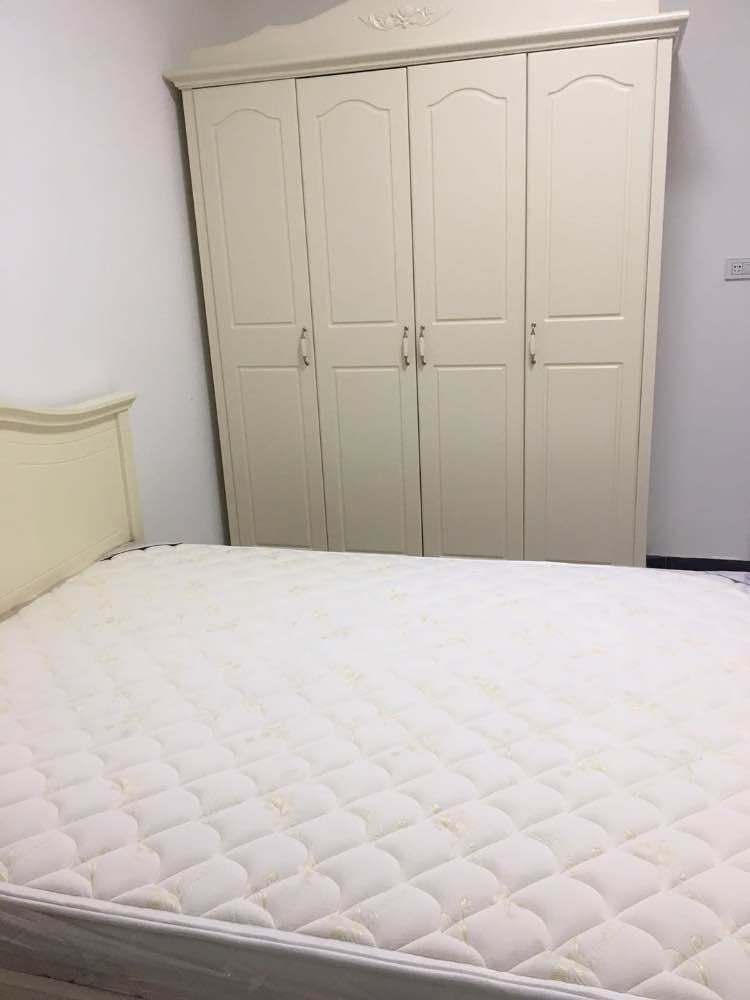 和合国际四期新一中对面 房出租