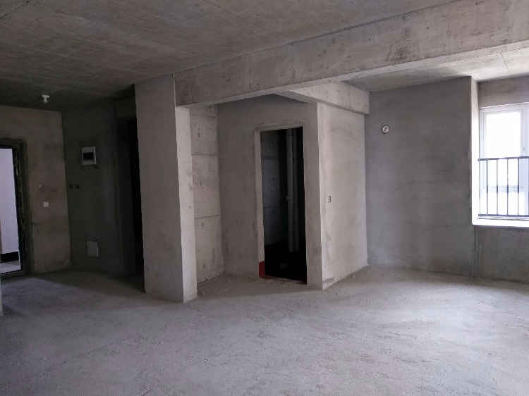 满庭春五期100平三室 房现房转