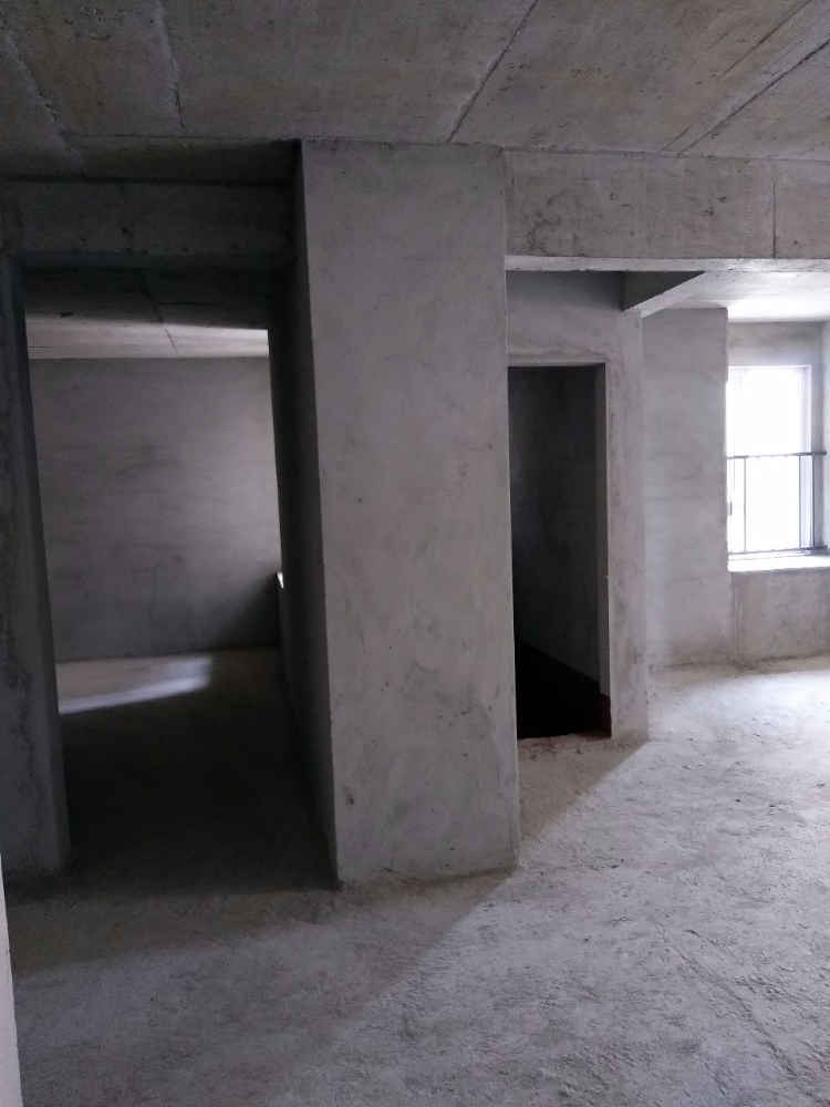 满庭春五期100平三室 房现房转