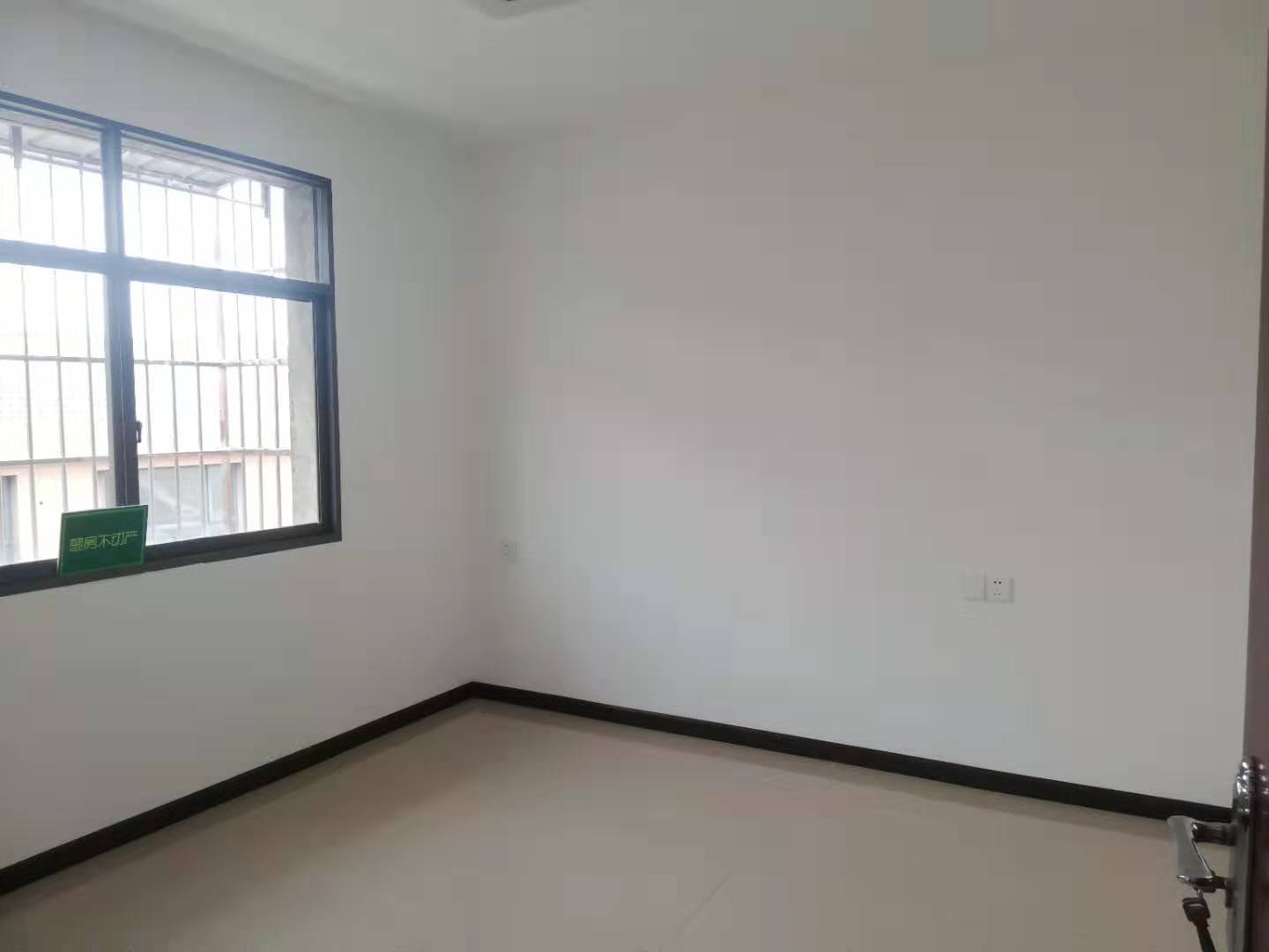 一中对面 房阳光小院出租