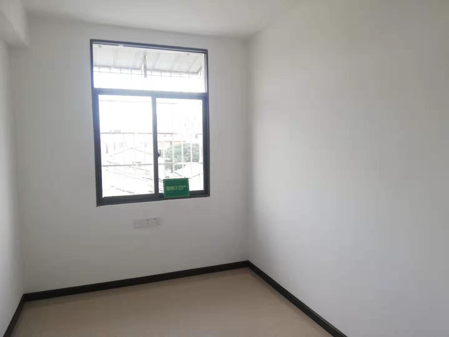 一中对面 房阳光小院出租