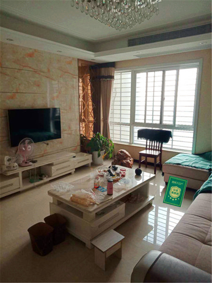 带装修三室、拎包入住!高质二手房推荐