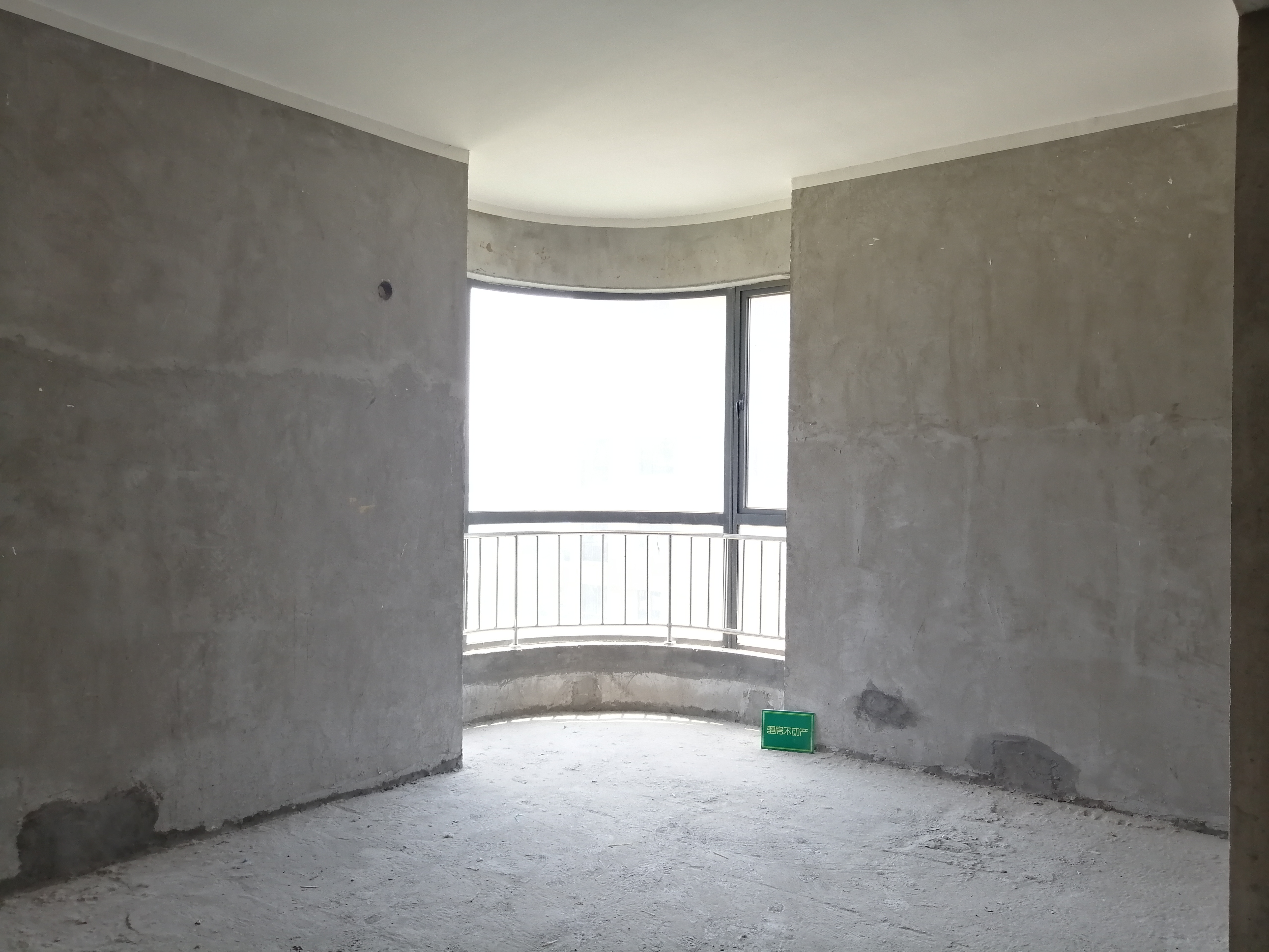 御台公馆毛坯大四房楼层好格局好另外带车位诚意出售大平层