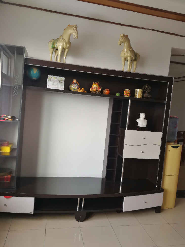 复州花园6楼三室两厅