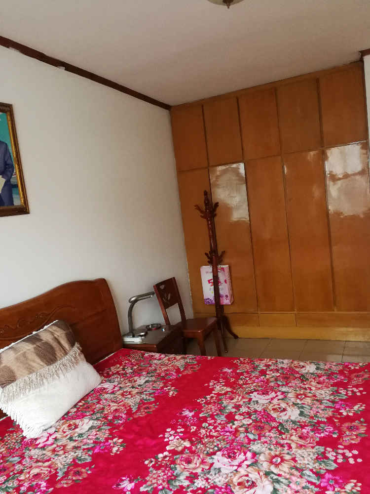 复州花园6楼三室两厅