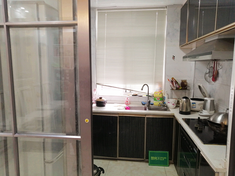 和园公馆房东急售精装复试大四房 老证