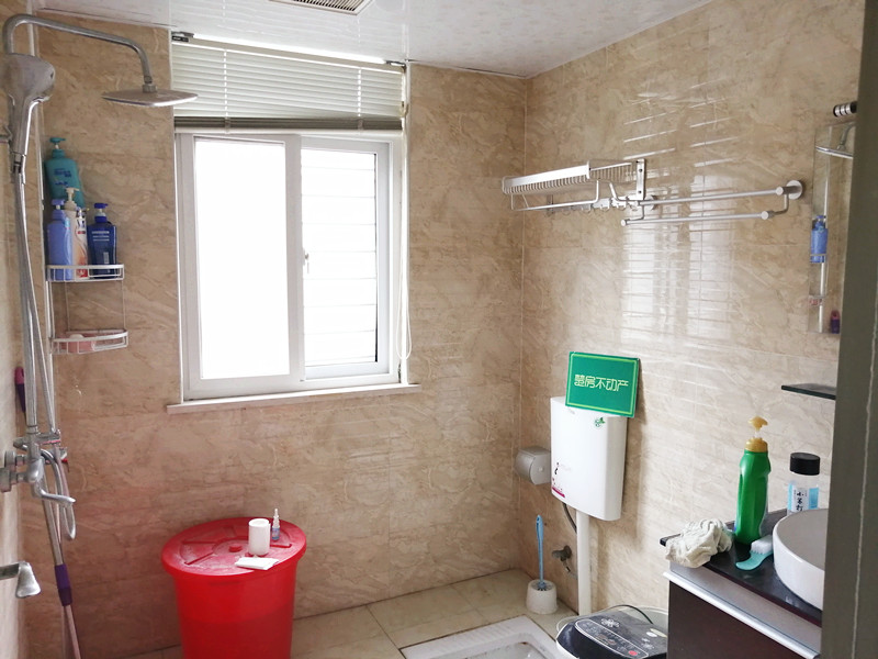 和园公馆房东急售精装复试大四房 老证