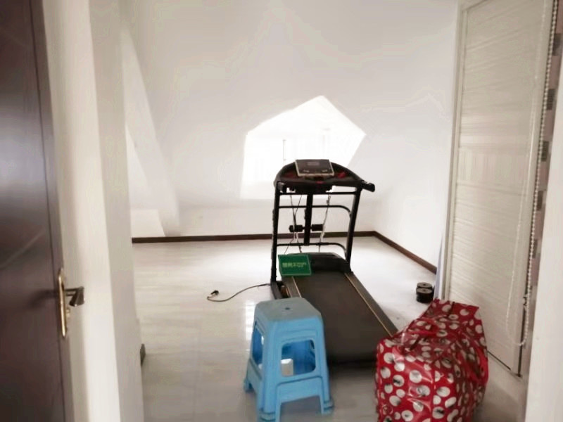 和园公馆房东急售精装复试大四房 老证