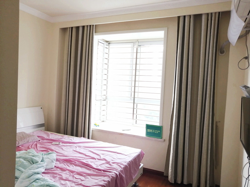 和园公馆房东急售精装复试大四房 老证