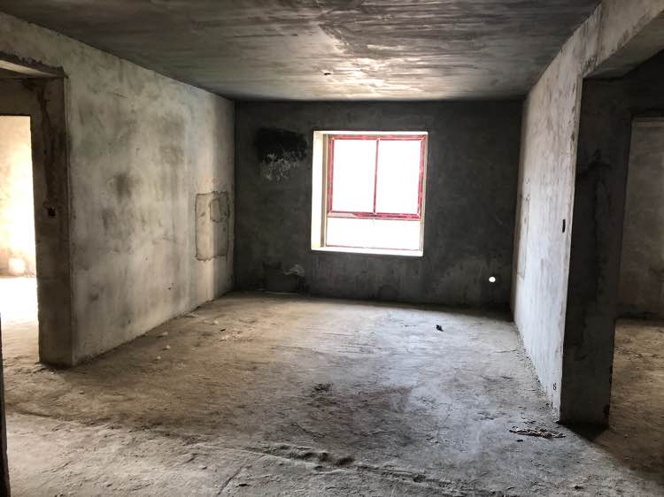 锦江国际120平毛坯37万