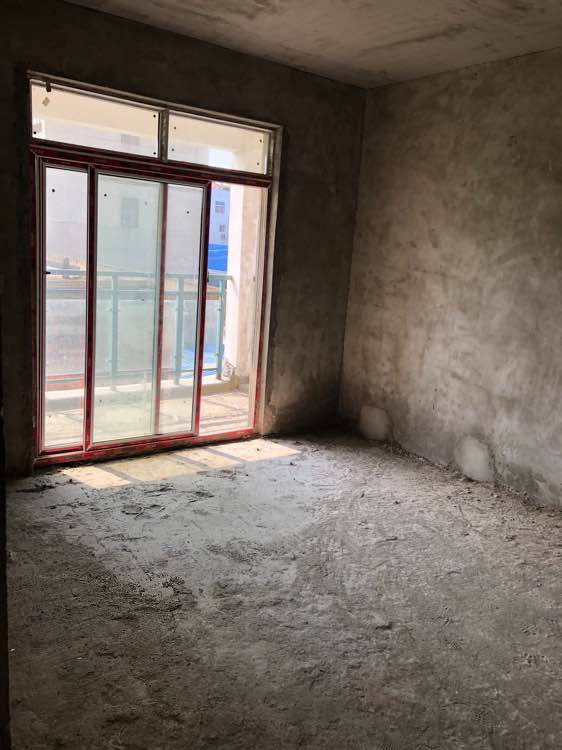 锦江国际120平毛坯37万