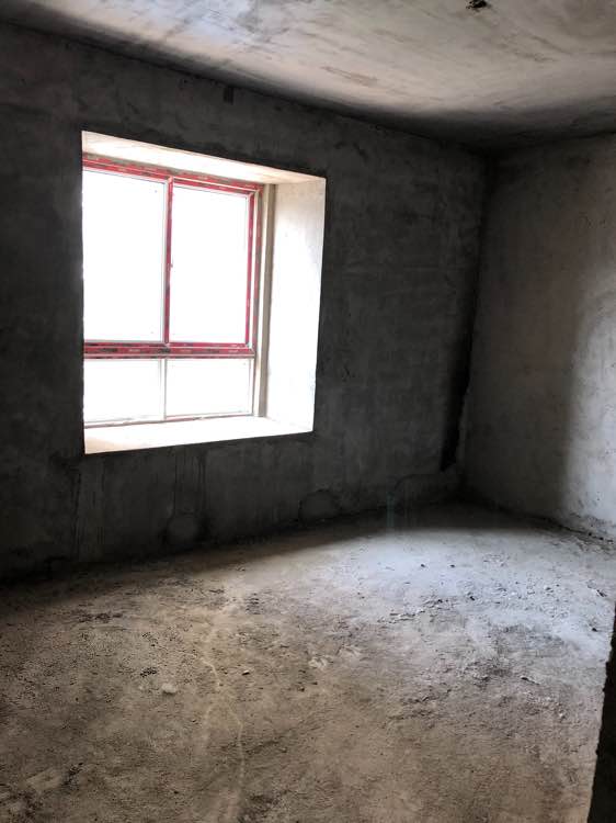 锦江国际120平毛坯37万