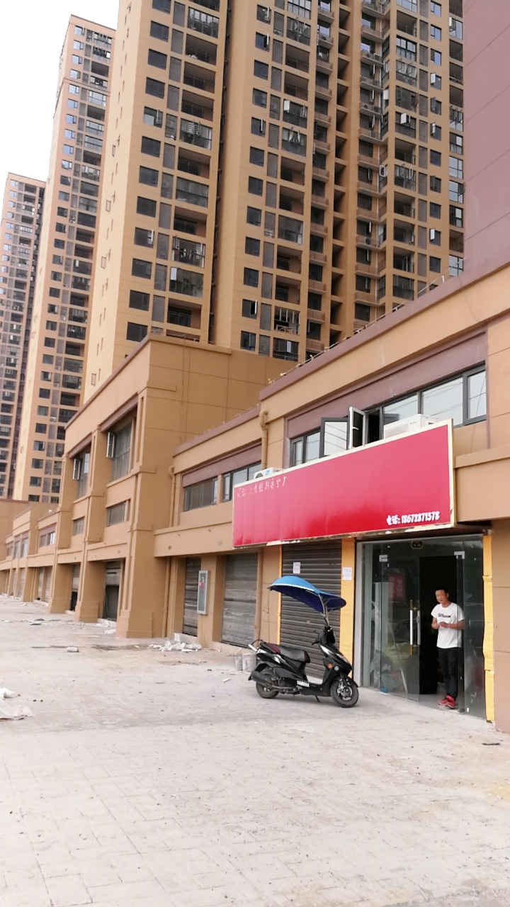 满庭春35栋临街商铺出租