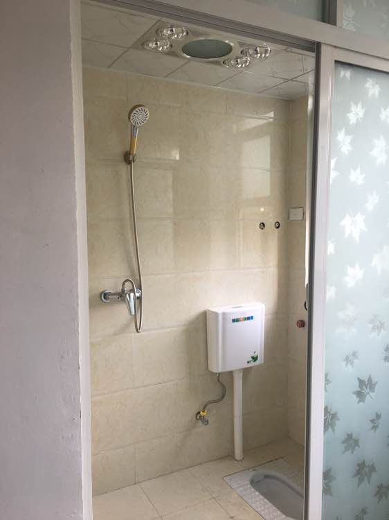 新生街 新生街菜场旁