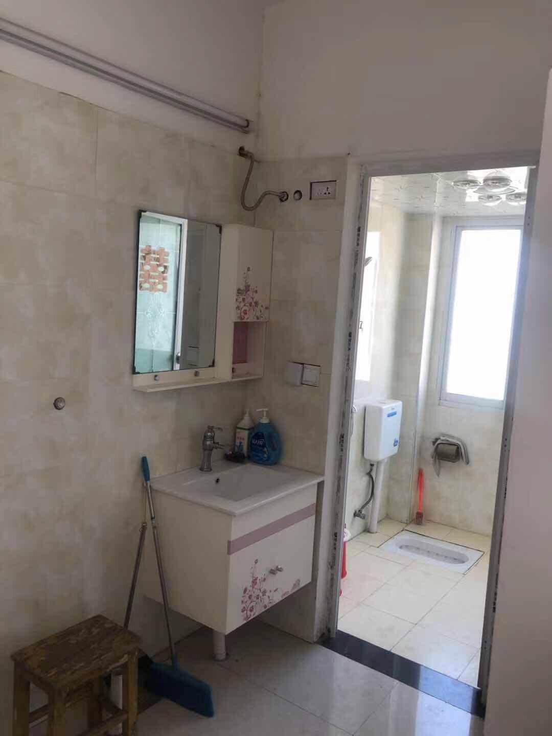 仙桃城区汉江边难得带院 立私房