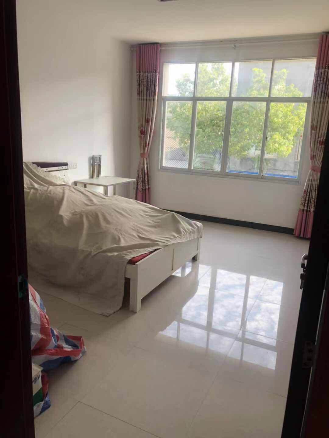 仙桃城区汉江边难得带院 立私房