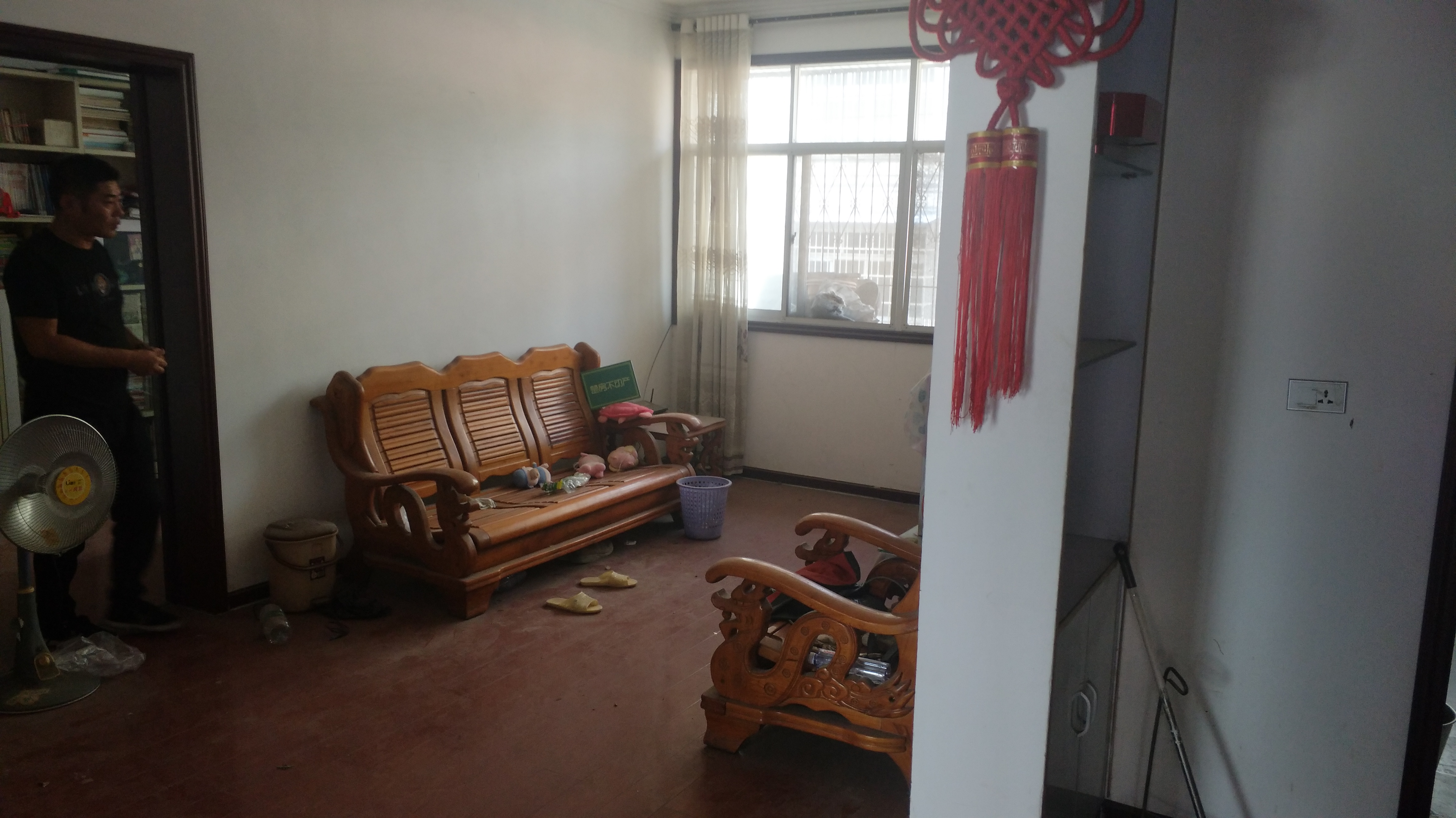 大新路城乡渠城市广场对面，商住房出售