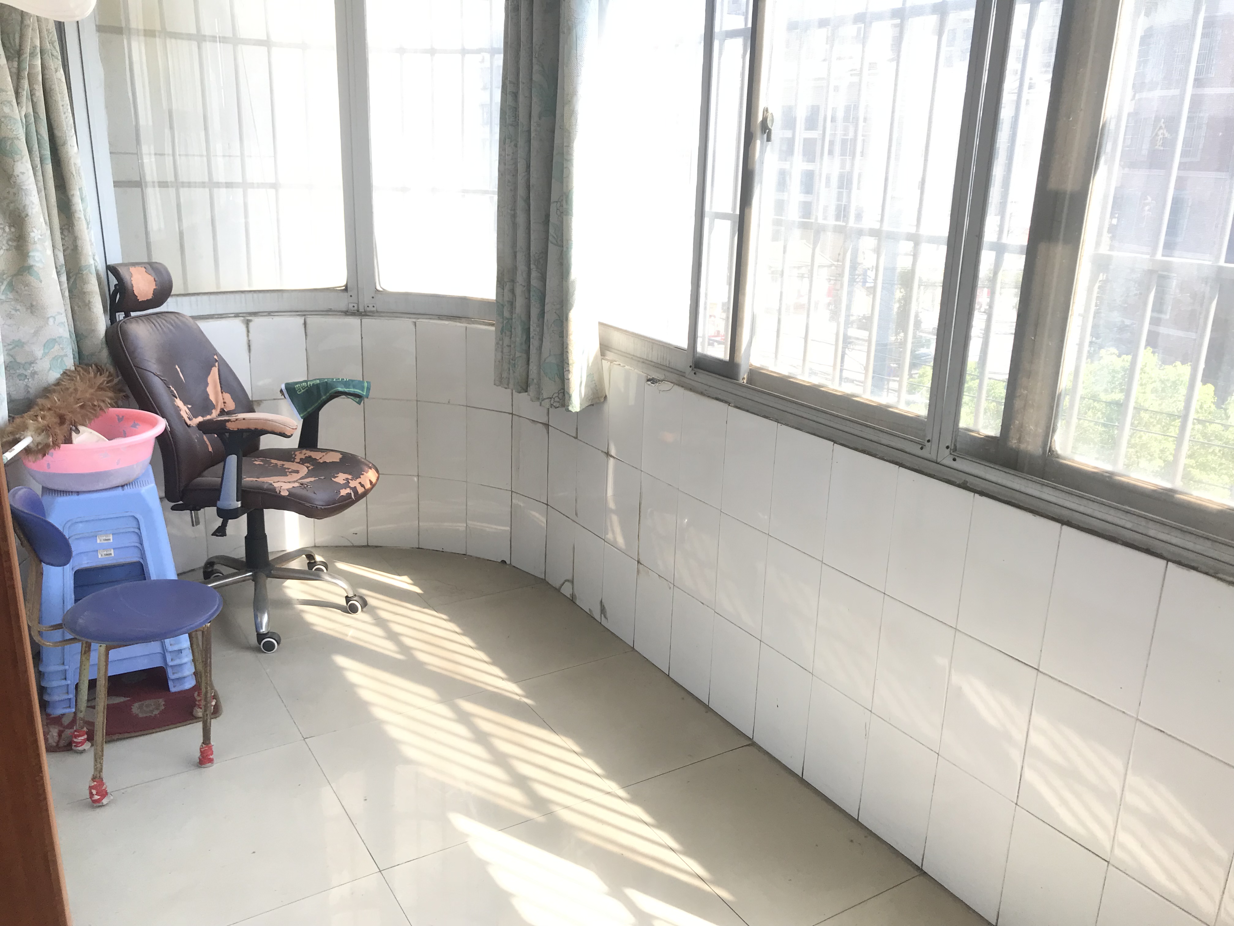 新八中旁，优价，实惠，宜居好房，拎包即住