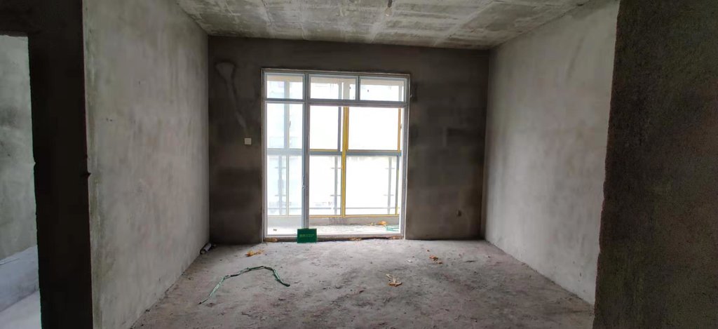 汉江景苑毛坯4房元泰未来城旁上三中城南的位置城西的价格买到就是 到