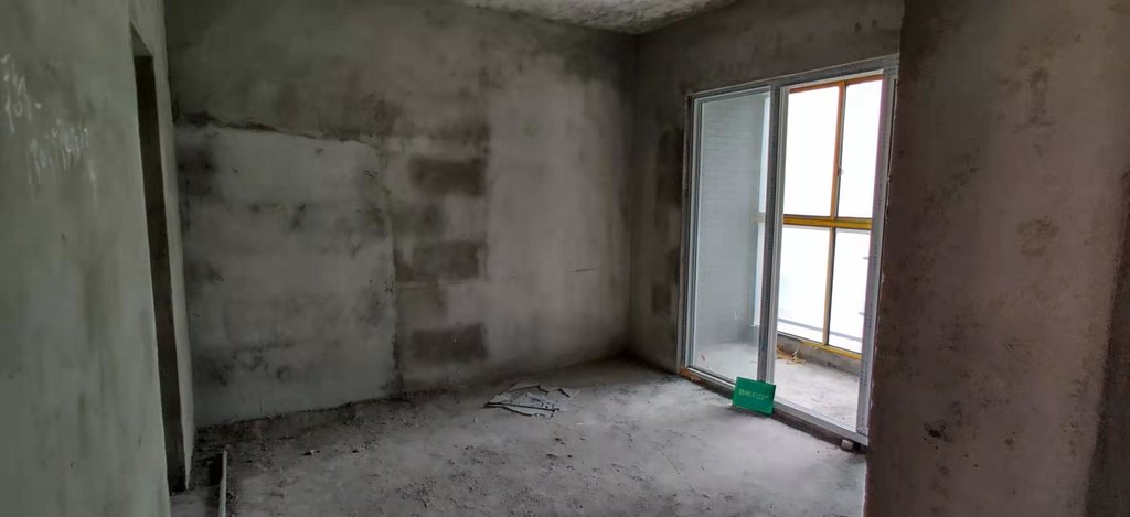 汉江景苑毛坯4房元泰未来城旁上三中城南的位置城西的价格买到就是 到