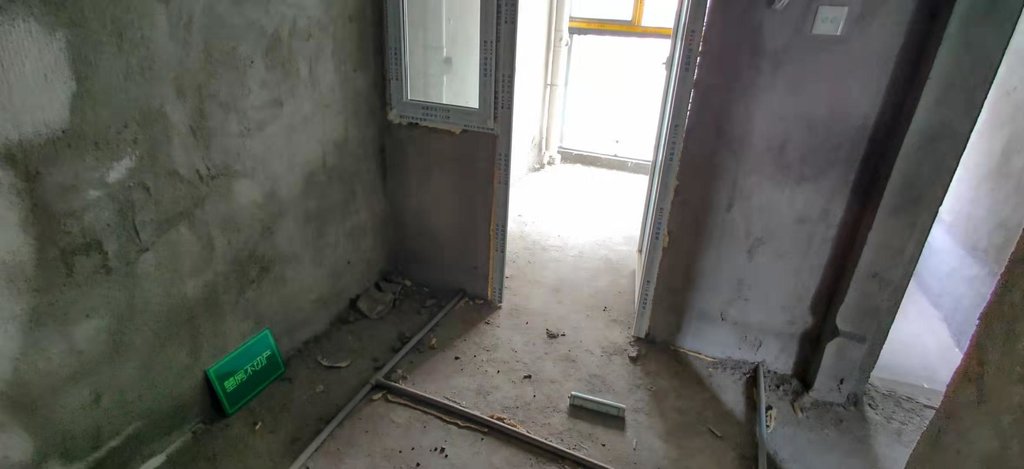 汉江景苑毛坯4房元泰未来城旁上三中城南的位置城西的价格买到就是 到