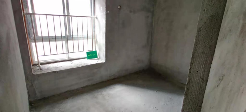 汉江景苑毛坯4房元泰未来城旁上三中城南的位置城西的价格买到就是 到