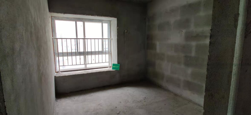 汉江景苑毛坯4房元泰未来城旁上三中城南的位置城西的价格买到就是 到