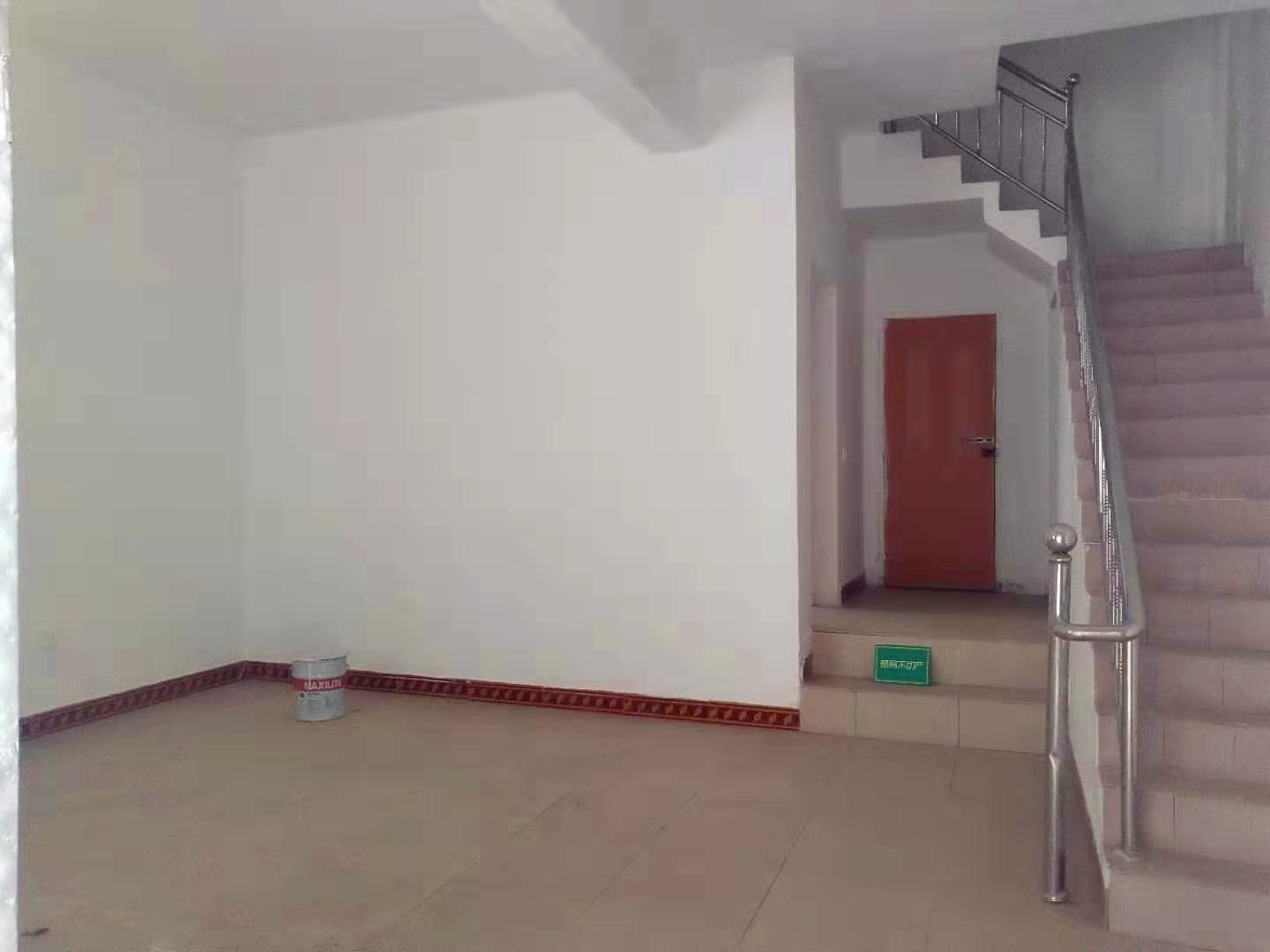 大新路小学 沔州小学之间 两干三层私房 低价出售 证件在手