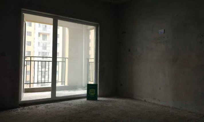 满庭春一期供暖精品毛坯大三房