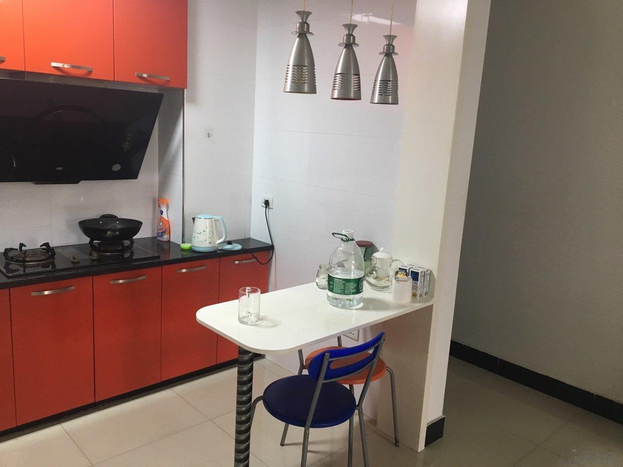 商城旁，临街， ，医院，三大优势简装房优价出，预购从速