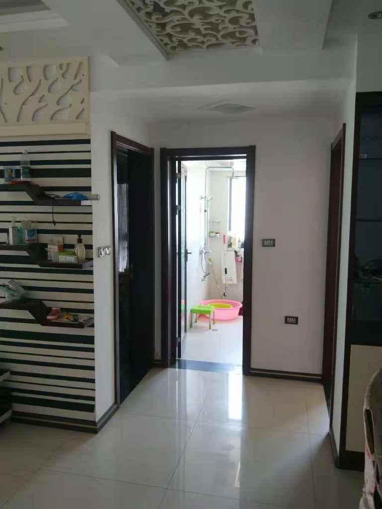 三医院对面，御景名邸精装房优价出