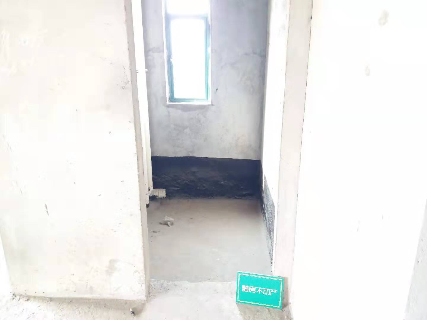 新城一号绝好湖景房毛坯3房诚心出售