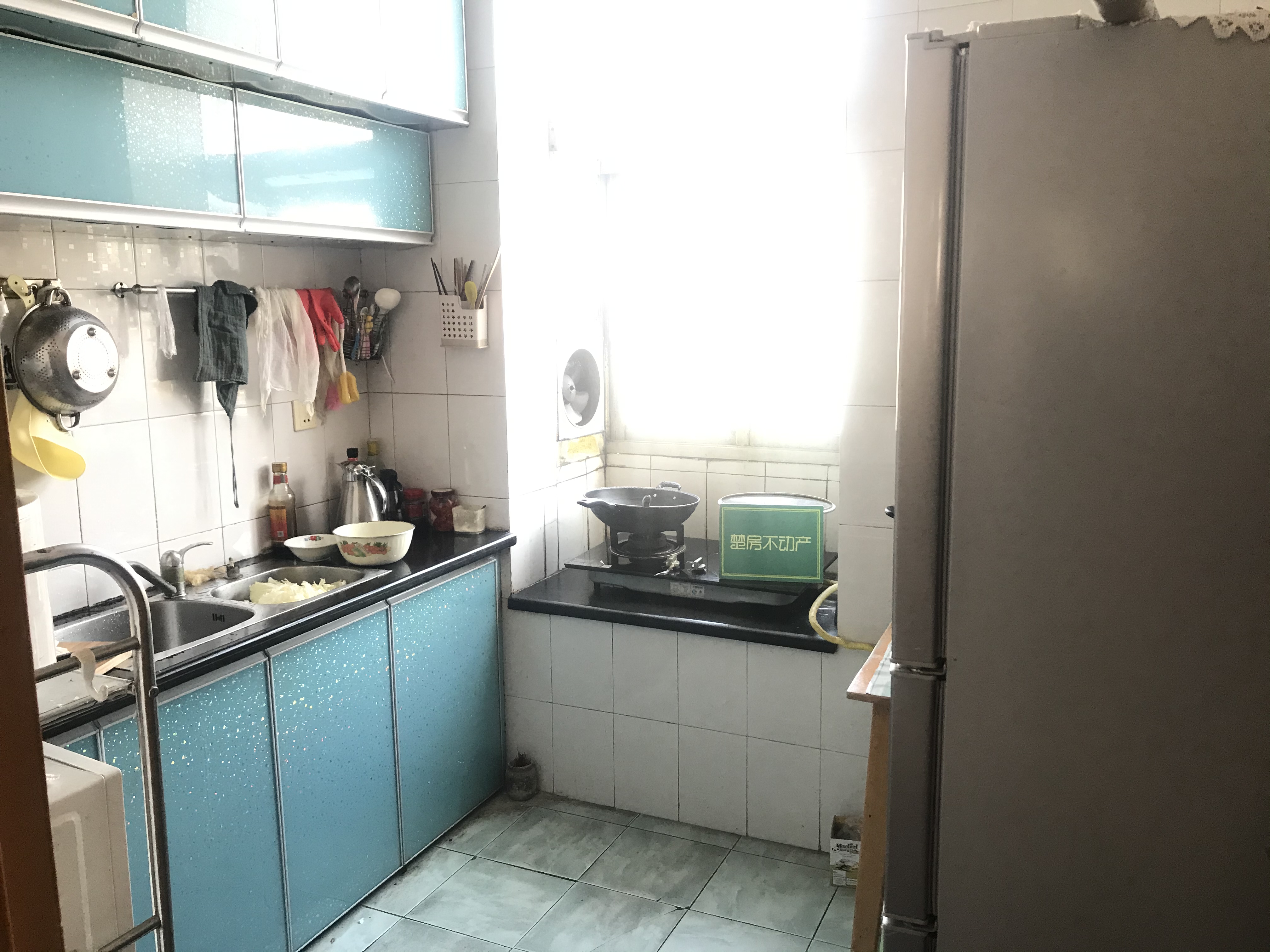 大新路房人民商场宿舍南北通透采光好周边各商场出行方便