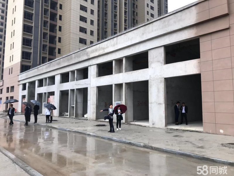 元泰未来城商铺，层高7.1米，可隔两层，周边电影城，超市，娱乐场所， 