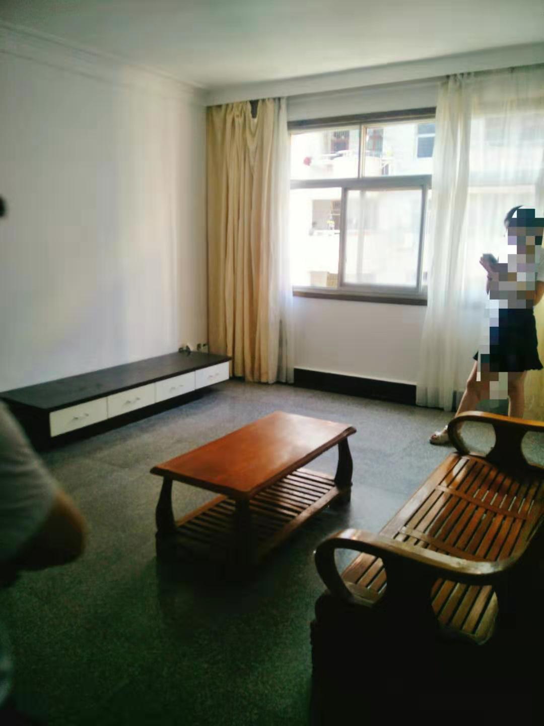 复州花园学区房，附近小学，初中，幼儿园，户型方正，南北通透