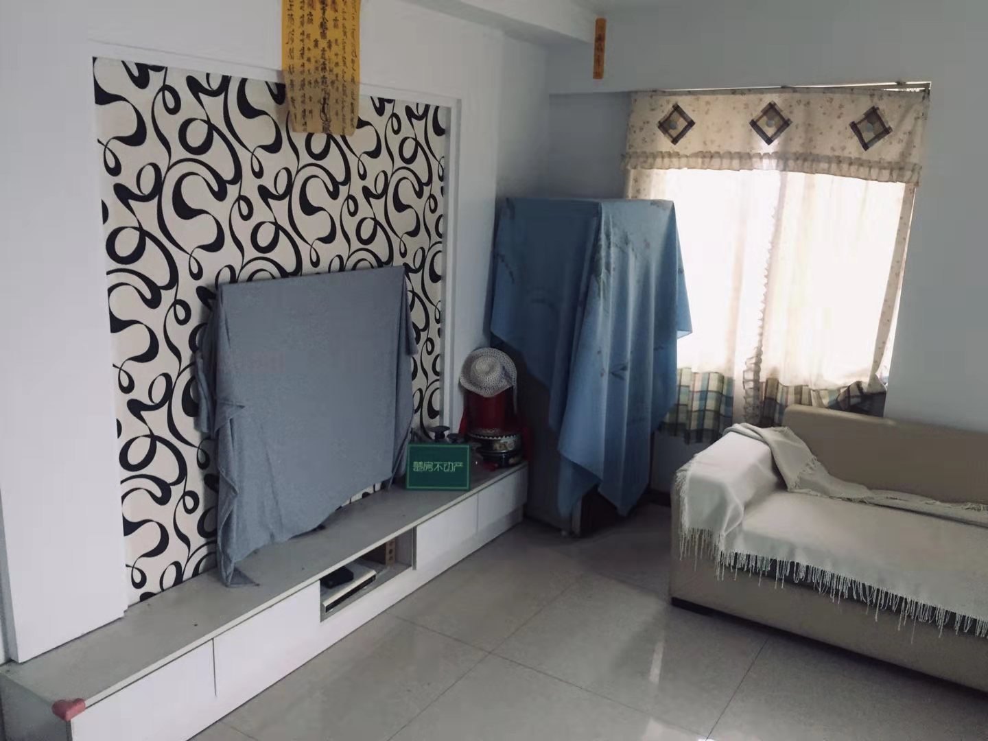 明珠新城 复试2层楼 房子设计合理 新装没怎么住过 拎包入住