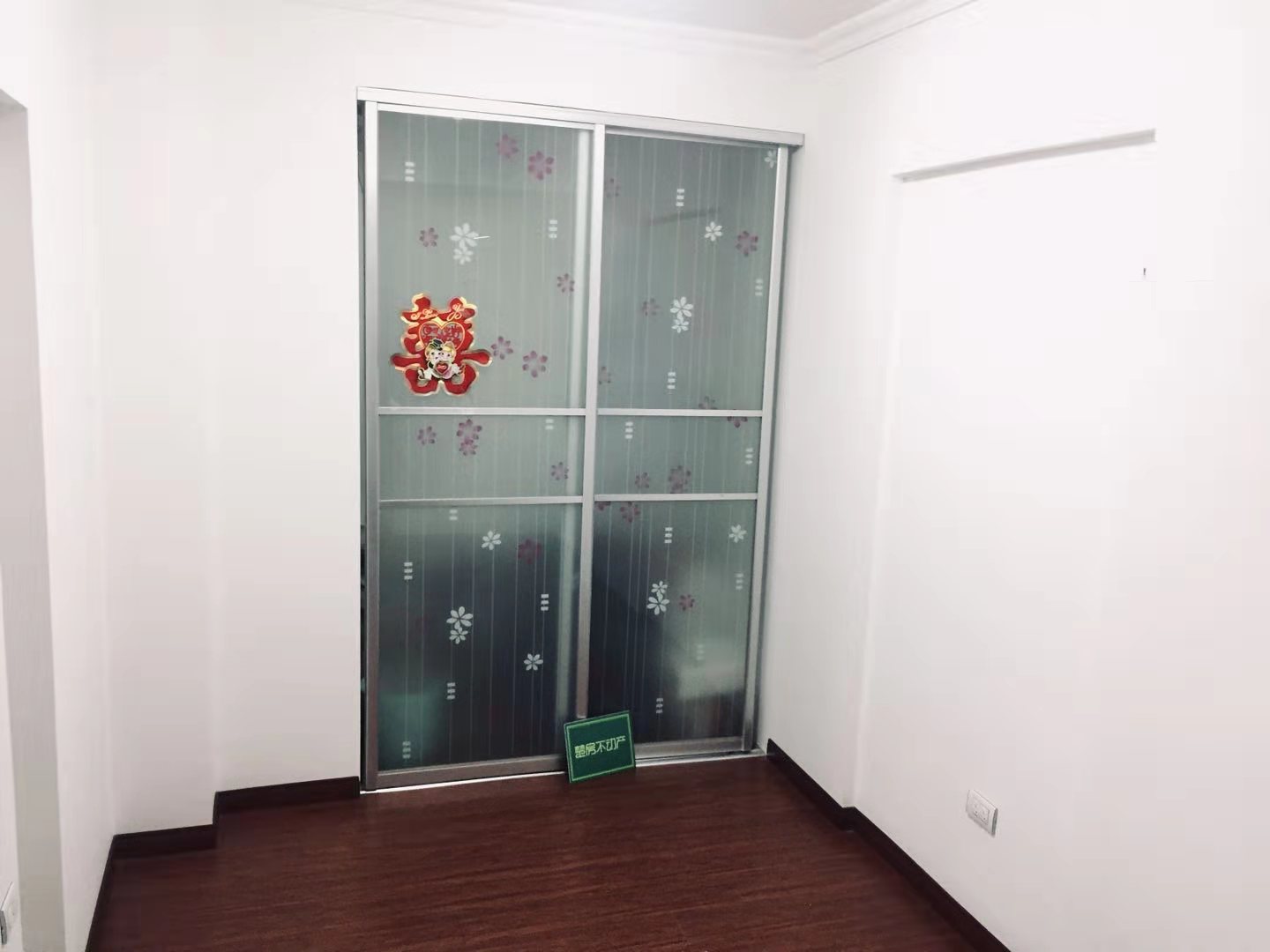 明珠新城复试2层楼房子设计合理新装没怎么住过拎包入住