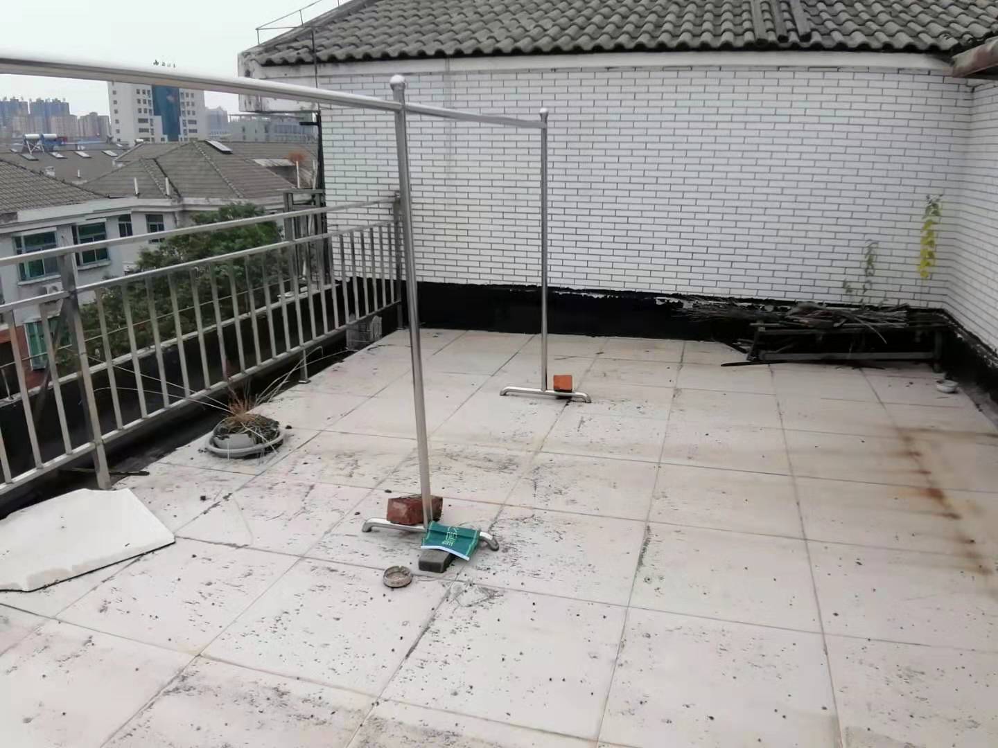 城 青青家园一期物业好顶楼复式带大露台毛坯价好过户