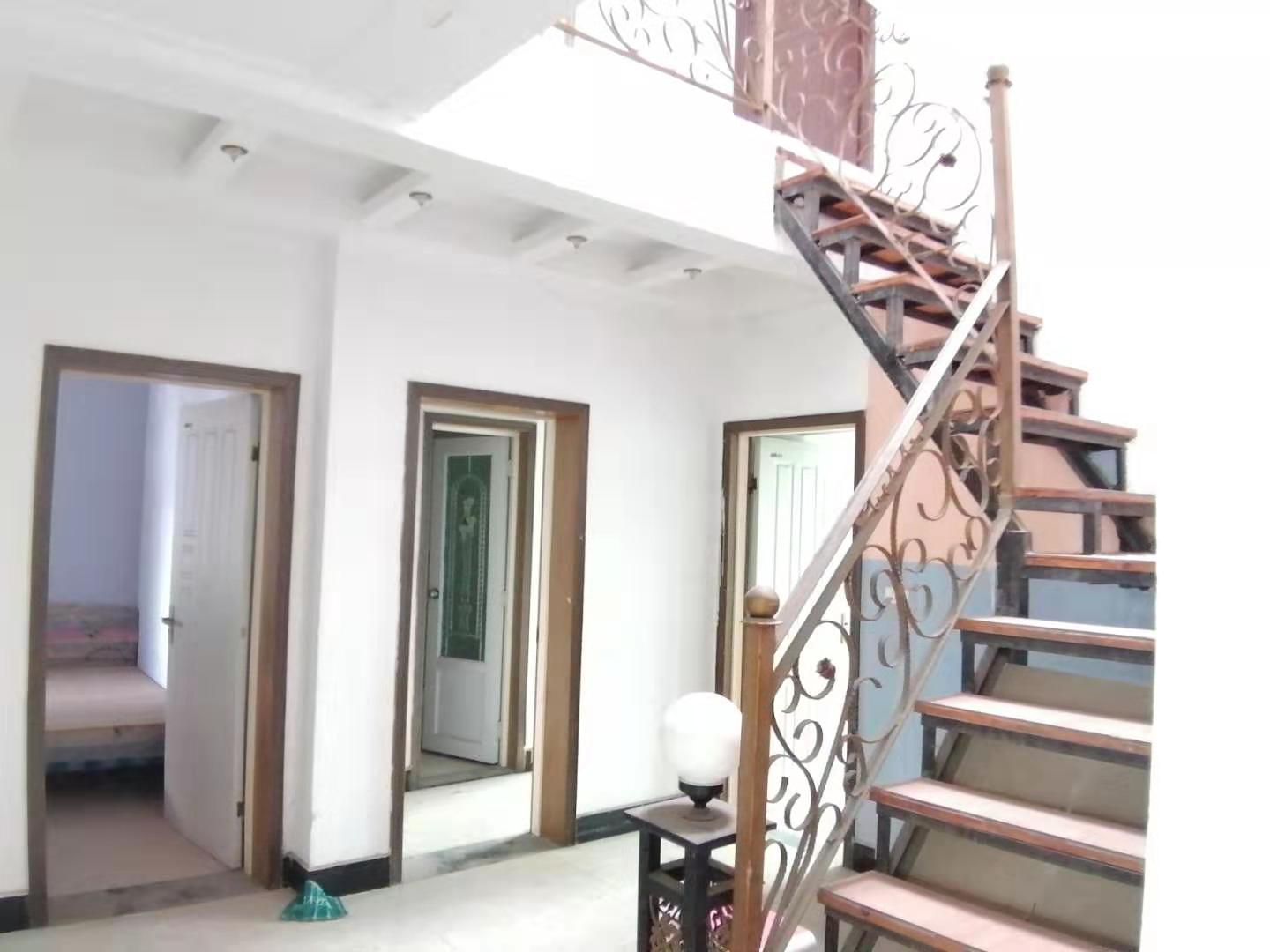 城中 心 青青家园 一期 物业好 顶楼复式 带大露台 毛坯价 好过户