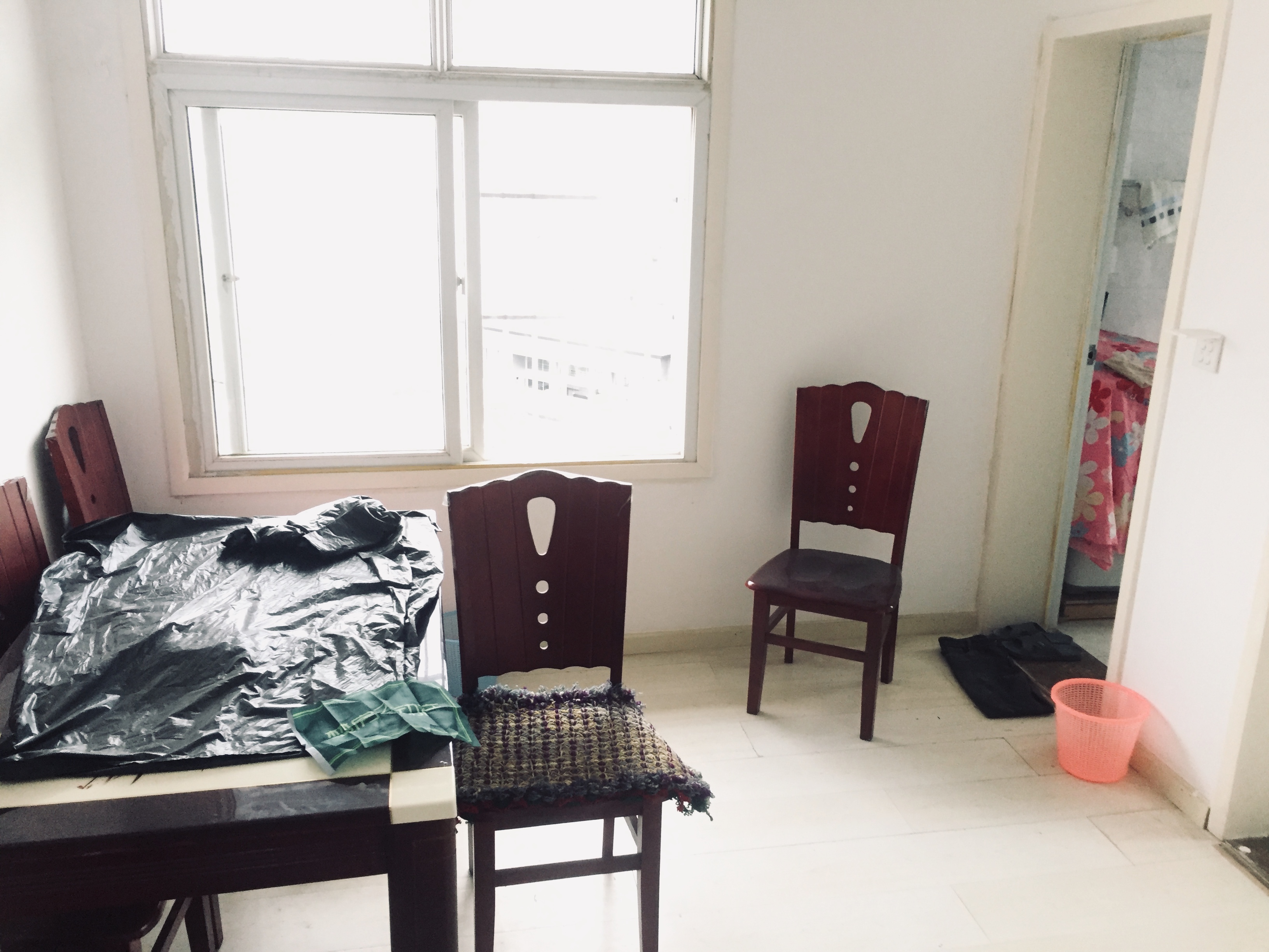 世北春步梯两房位置好娃要读书的好选着