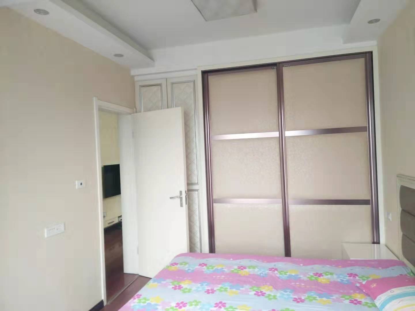 新城壹号精装小户型中间楼层证件满2