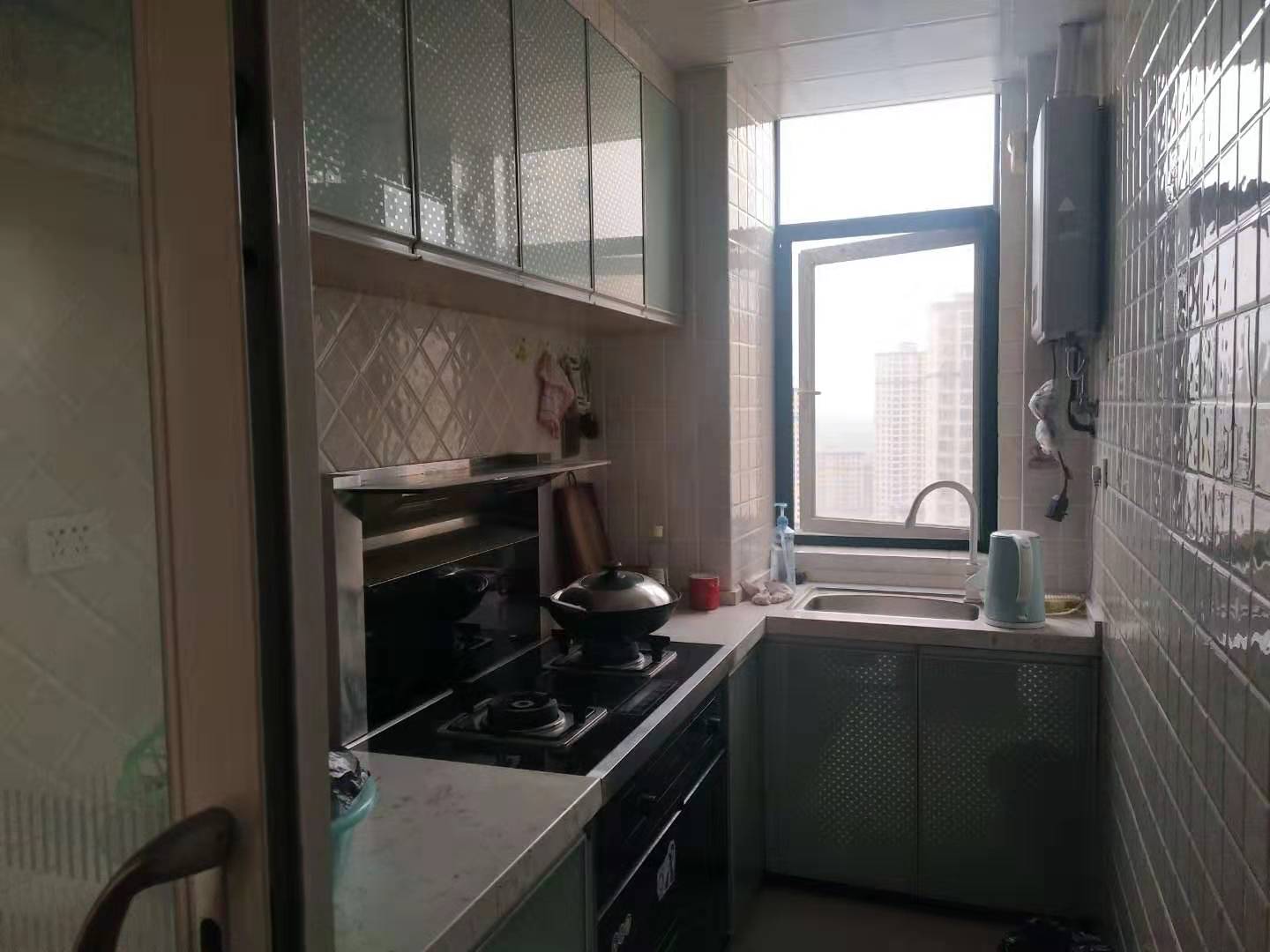 新城壹号精装小户型中间楼层证件满2