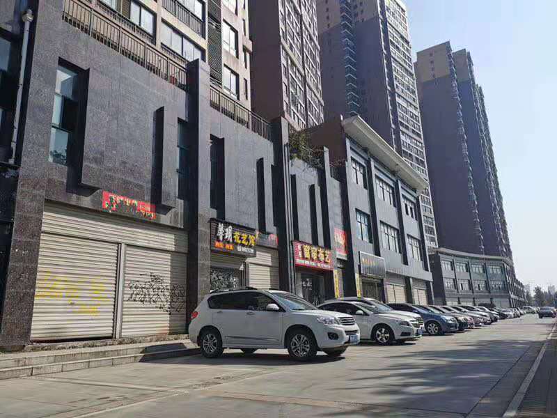 一中对面 商业地带成熟旺铺漫城林语 价4800元一平