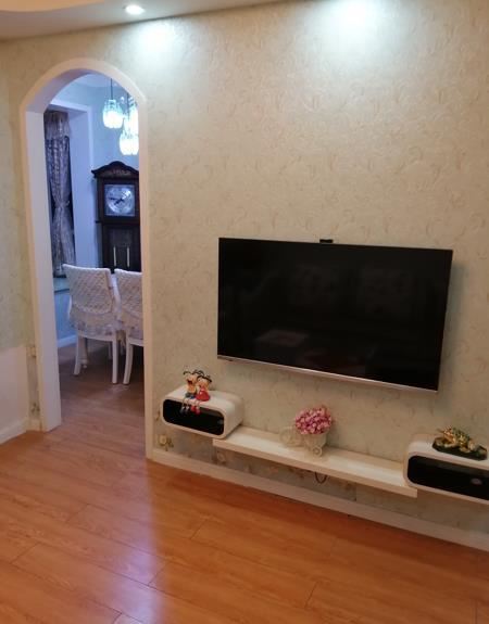 南城和园公馆两房豪装证件齐全中间楼层可按揭