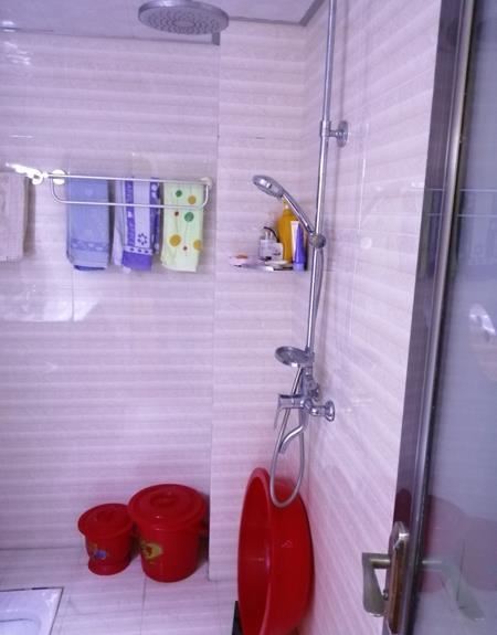 南城和园公馆两房豪装证件齐全中间楼层可按揭