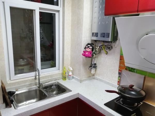 南城和园公馆两房豪装证件齐全中间楼层可按揭