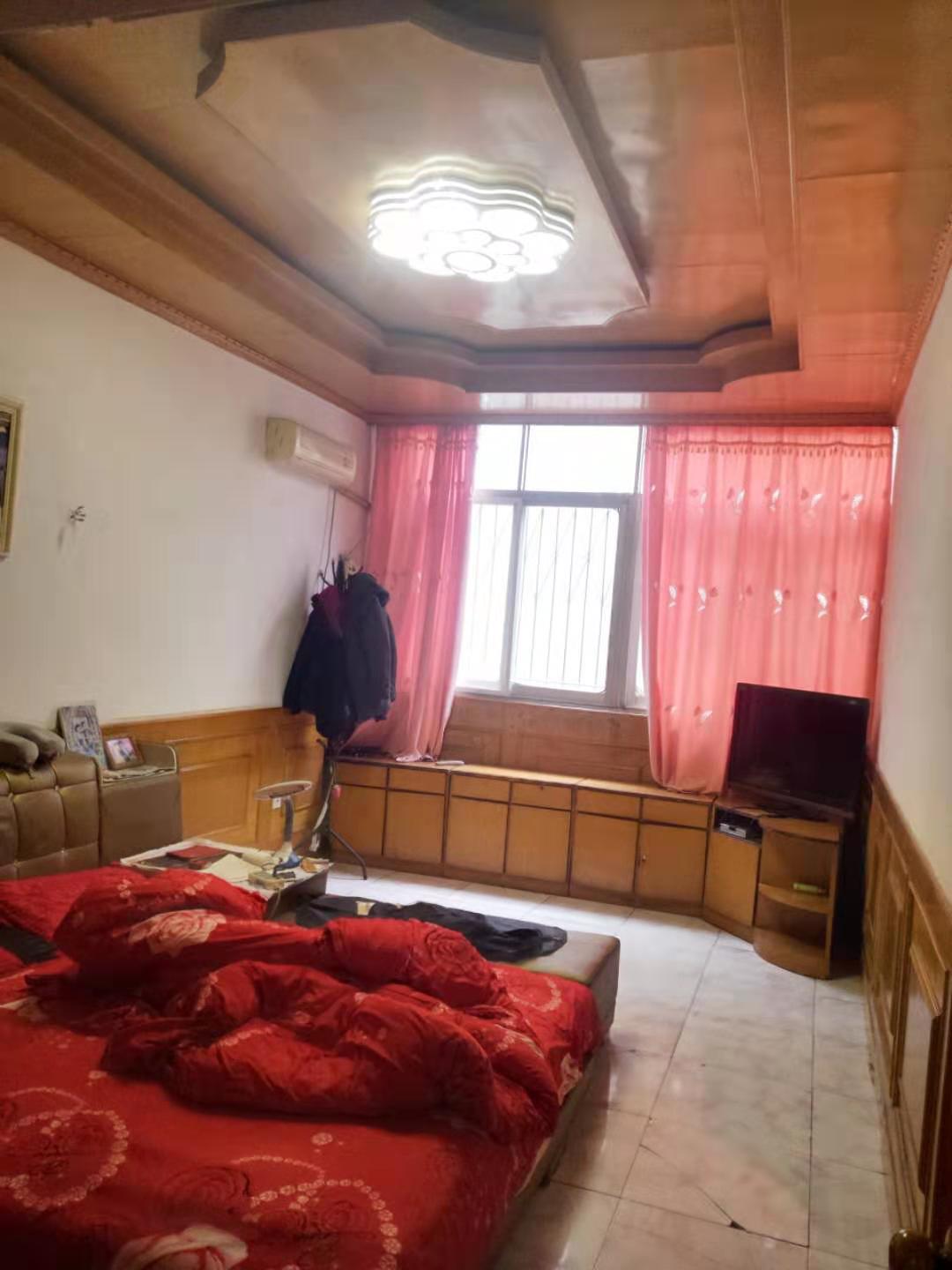 青青家园附近315平私房挥泪出售