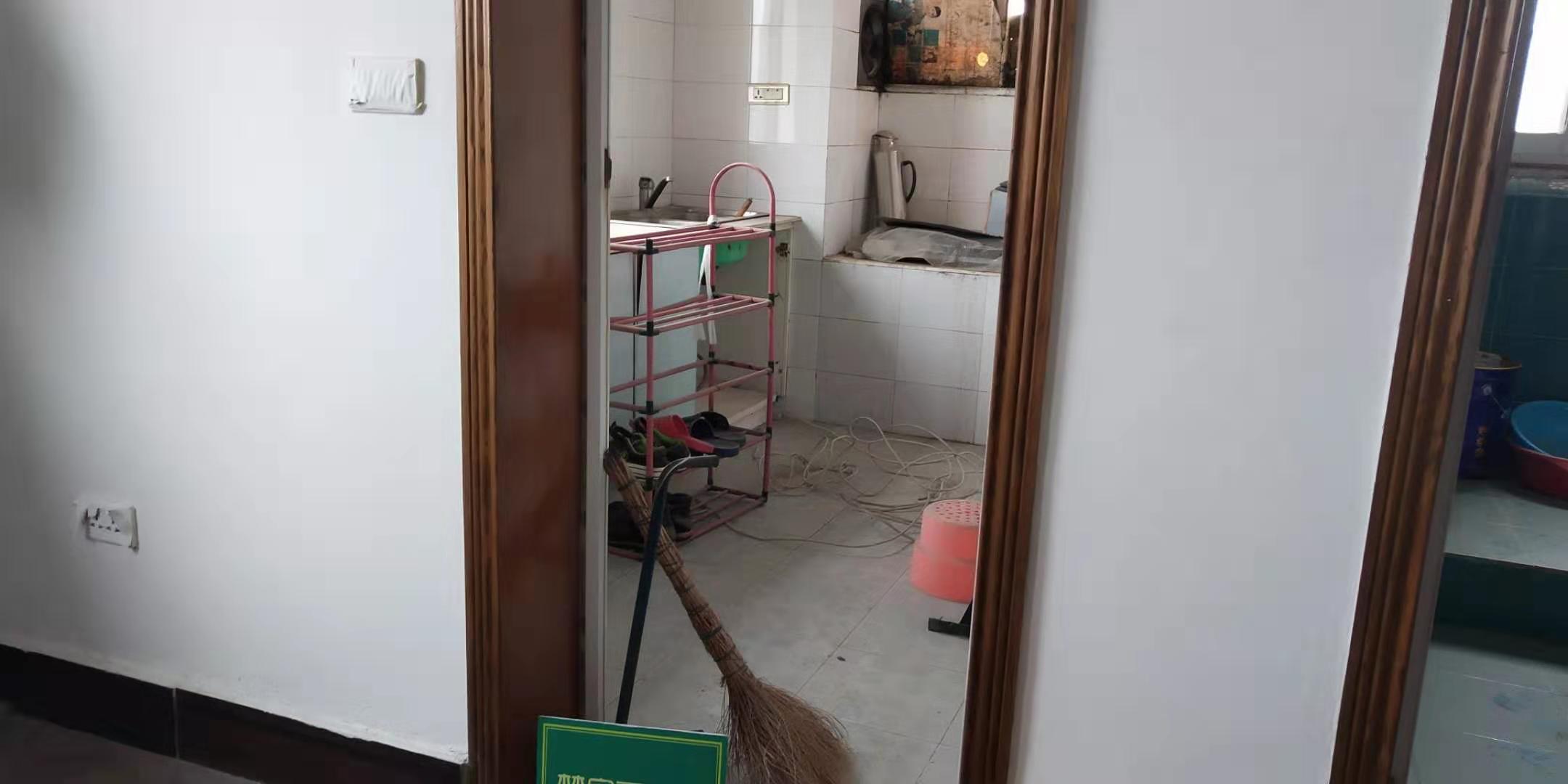 复州花园精装三房买一送一诚意出售