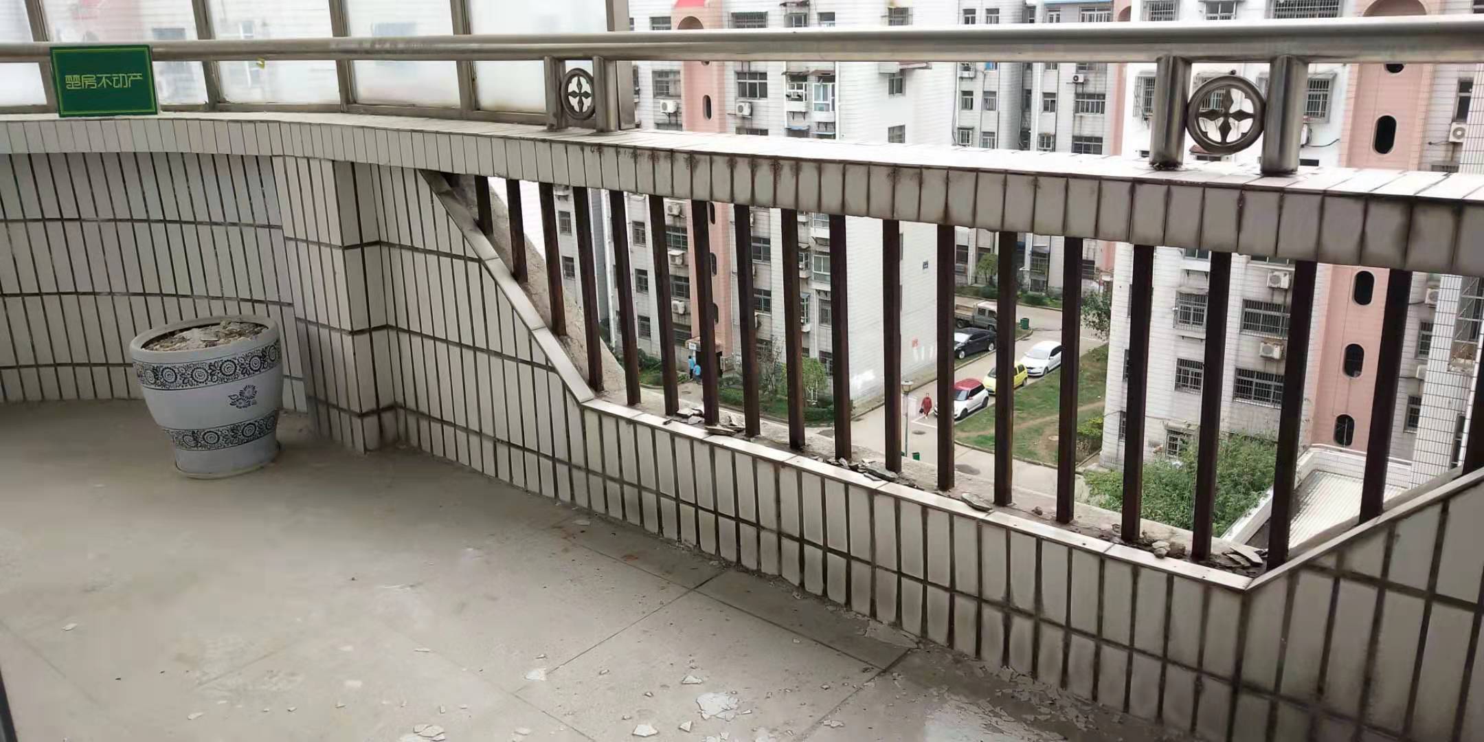 复州花园精装三房买一送一诚意出售